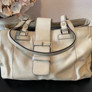 Elegant Ellen Tracy Ivory Leather Shoulder Bag with Buckle Detail